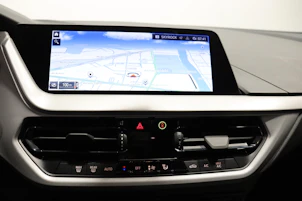 image du véhicule BMW 118i