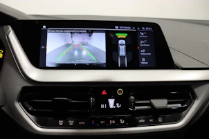 image du véhicule BMW 118i