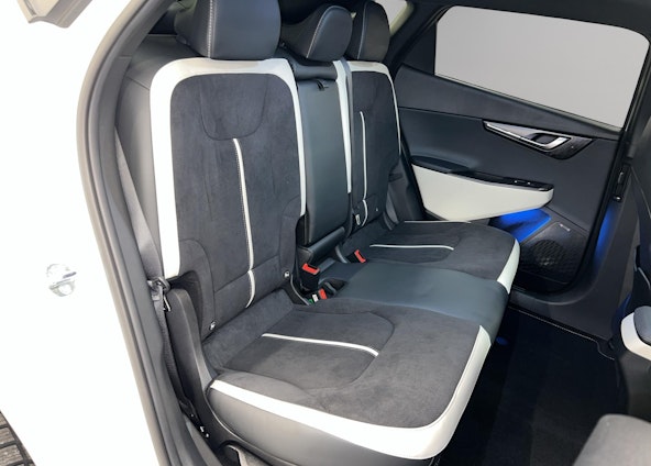 Vehicle image 11 Vehicle image 11