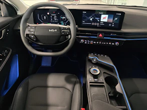 https://vehicle.imgix.net/4176888/231a38dd-96fb-45c7-8200-f2e5e701b515.jpg