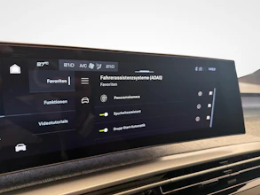 https://vehicle.imgix.net/4176895/609fba1c-32ce-4205-96a8-e2f969666e28.jpg