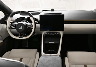 https://vehicle.imgix.net/4176928/c8dfd696-f990-445d-8c2b-287a8f65ad61.jpg