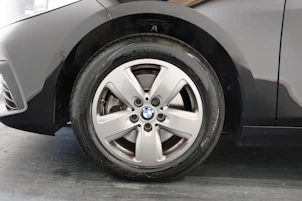 image du véhicule BMW 118i