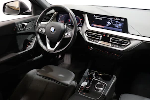 image du véhicule BMW 118i