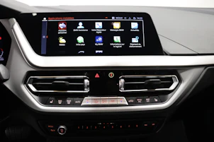 image du véhicule BMW 118i