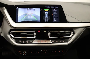 image du véhicule BMW 118i