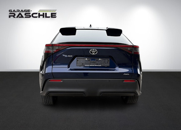 Vehicle image 4 Vehicle image 4