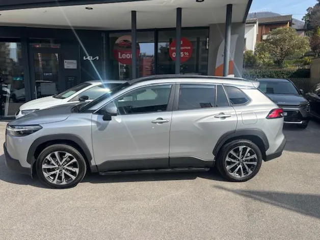 Toyota Corolla Cross 2.0 HSD Trend AWD-i