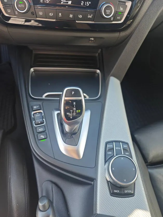 BMW 320d xDrive SAG