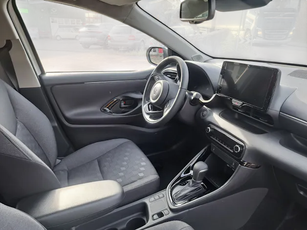 Toyota Yaris 1.5 VVT-i HSD Trend