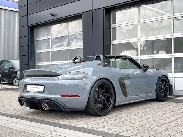 Porsche 718 Spyder RS
