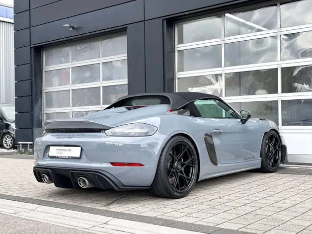 Porsche 718 Spyder RS