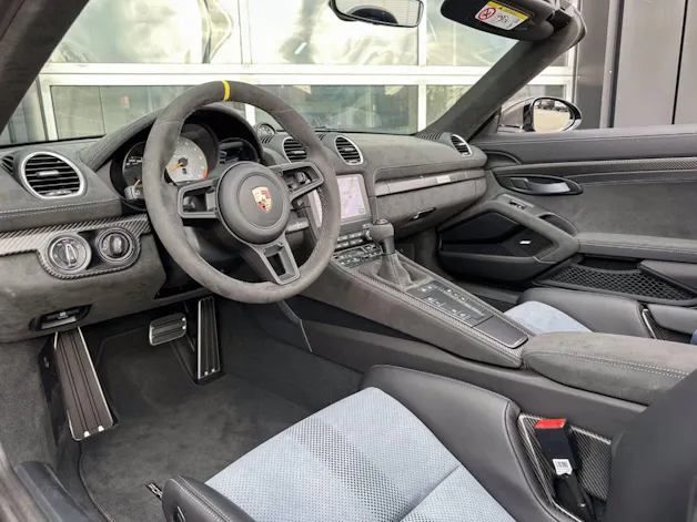 Porsche 718 Spyder RS