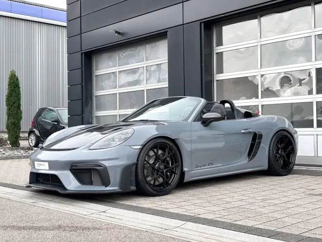 Porsche 718 Spyder RS