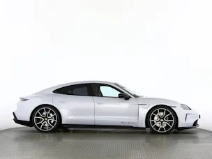 Porsche Taycan 4 Black Edition