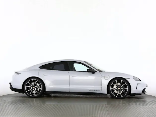 Porsche Taycan 4 Black Edition