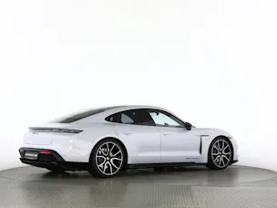 Porsche Taycan 4 Black Edition