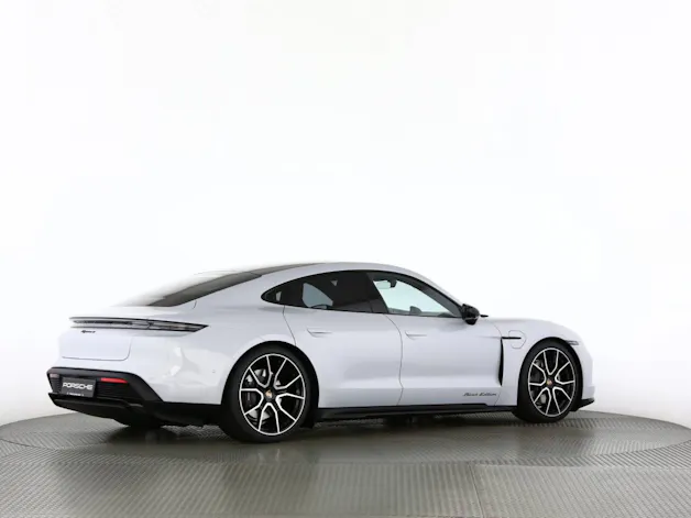 Porsche Taycan 4 Black Edition