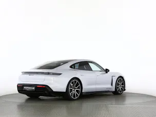 Porsche Taycan 4 Black Edition