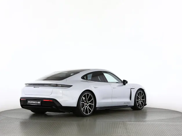 Porsche Taycan 4 Black Edition