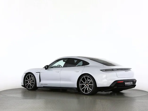 Porsche Taycan 4 Black Edition