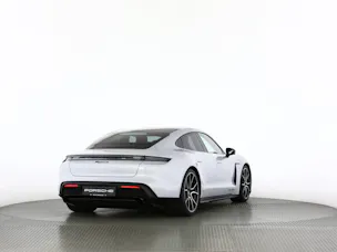 Porsche Taycan 4 Black Edition
