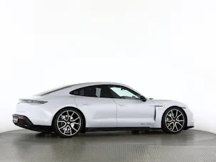 Porsche Taycan 4 Black Edition