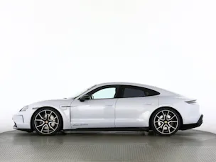 Porsche Taycan 4 Black Edition