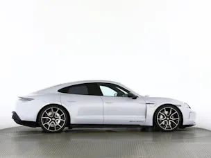 Porsche Taycan 4 Black Edition