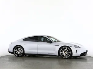 Porsche Taycan 4 Black Edition