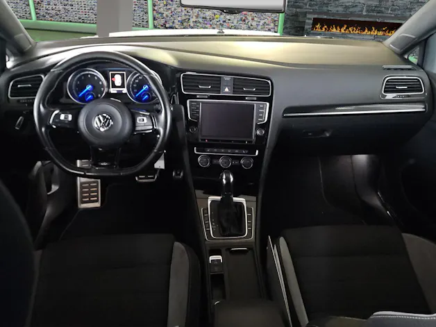 VW Golf Variant 2.0 TSI R 4 Motion DSG