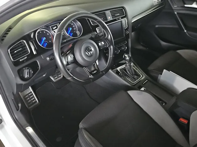 VW Golf Variant 2.0 TSI R 4 Motion DSG