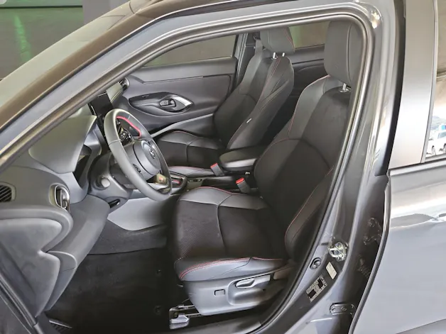 Toyota Yaris Cross 1.5 VVT-i HSD GR Sport