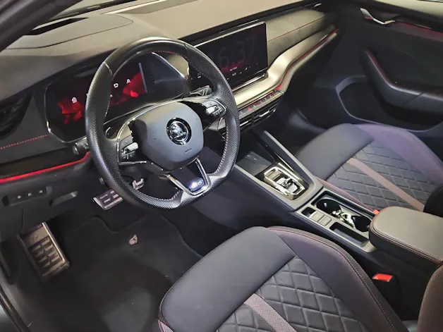 Škoda Octavia Combi 2.0 TSI DSG RS