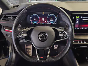 Škoda Octavia Combi 2.0 TSI DSG RS