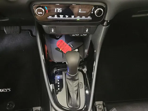 Toyota Yaris 1.5 VVT-i HSD Trend