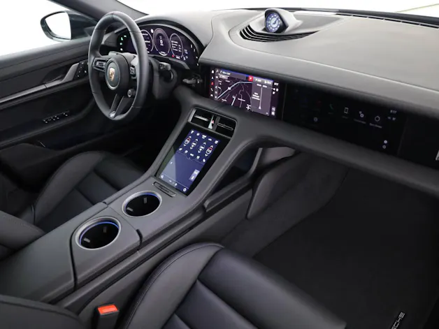 Porsche Taycan 4 Cross Turismo