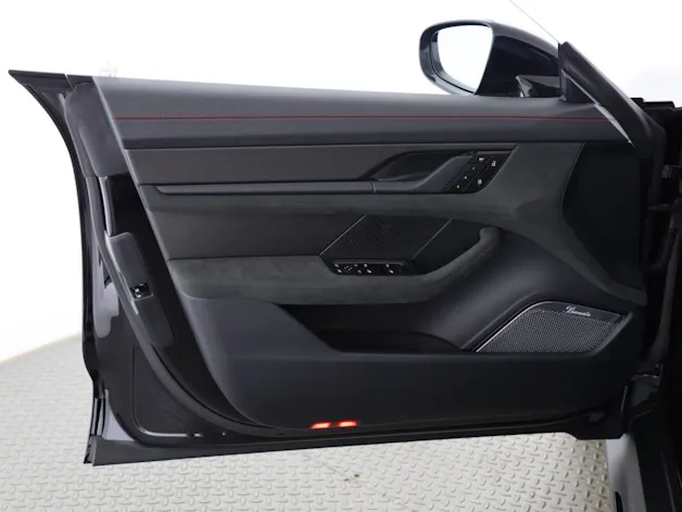 Porsche Taycan GTS Sport Turismo