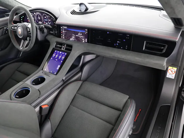 Porsche Taycan GTS Sport Turismo