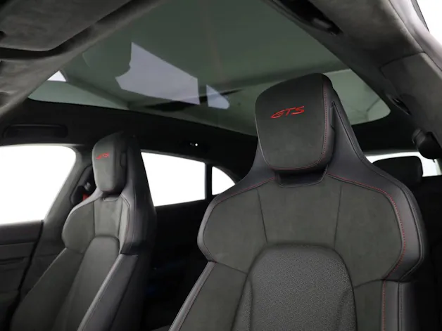 Porsche Taycan GTS Sport Turismo