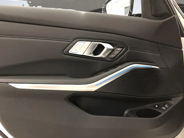 BMW 330e xDrive M Sport