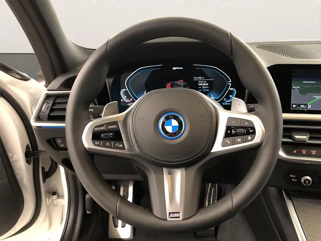 BMW 330e xDrive M Sport