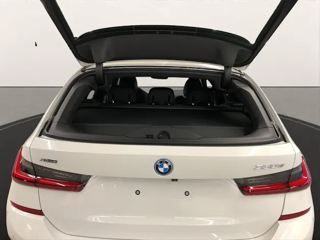 BMW 330e xDrive M Sport
