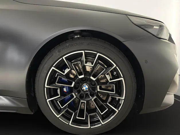 BMW M5 xDrive Touring