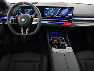 BMW M5 xDrive Touring