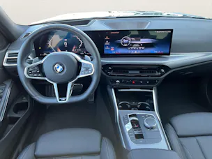 BMW 330d xDrive 48V Touring