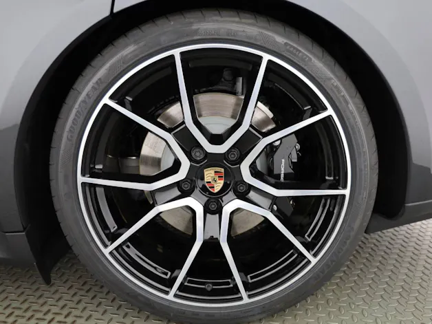 Porsche Taycan 4S