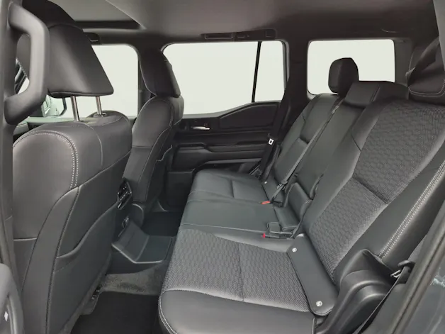 Toyota Land Cruiser 2.8 D 48V Invincible - Leasing ab 1.99%