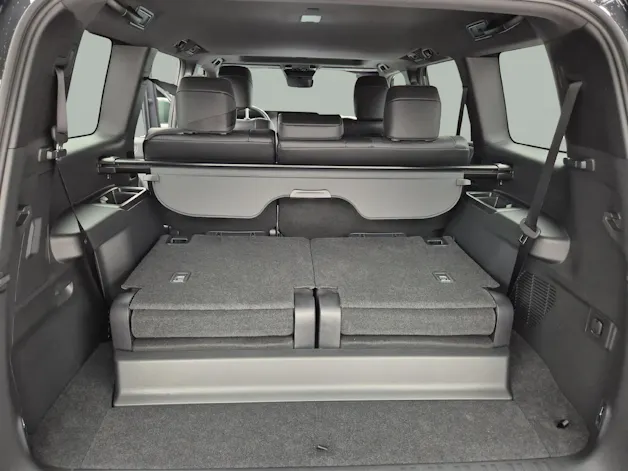 Toyota Land Cruiser 2.8 D 48V Invincible - Leasing ab 1.99%