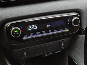 Fahrzeugbild TOYOTA Yaris 1.5 VVT-i HSD Trend